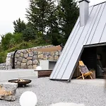 Pine Hill Ruby With Free Jacuzzi