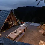 Pine Hill Ruby With Free Jacuzzi Chalet