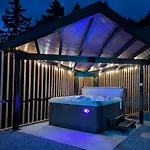 Pine Hill Ruby With Free Jacuzzi * Rakitna