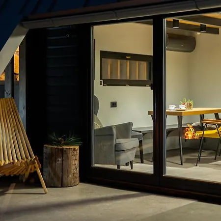 Pine Hill Ruby With Free Jacuzzi