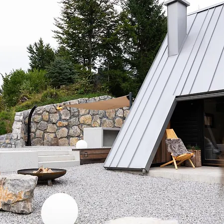 Pine Hill Ruby With Free Jacuzzi