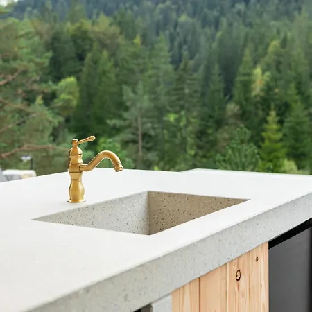 Alpehytte Pine Hill Ruby Rakitna