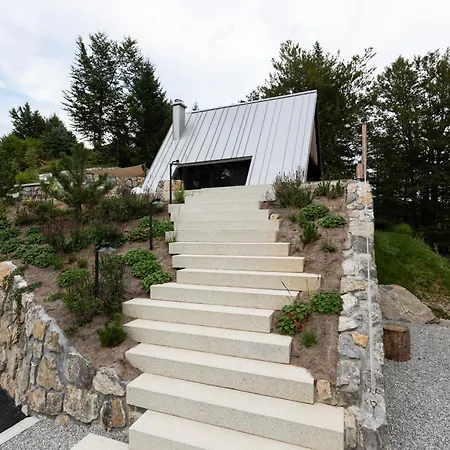 Pine Hill Ruby With Free Jacuzzi Chalet