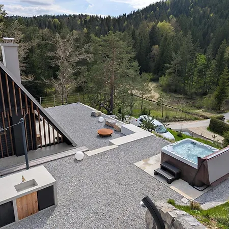 Chalet Pine Hill Ruby With Free Jacuzzi *
