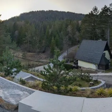 Pine Hill Ruby With Free Jacuzzi Σαλέ Rakitna