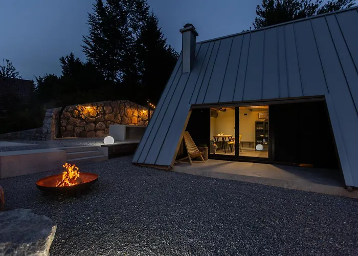 Pine Hill Ruby With Free Jacuzzi