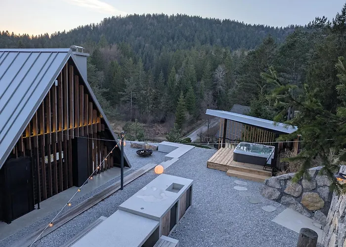 Pine Hill Ruby With Free Jacuzzi Horská chata *